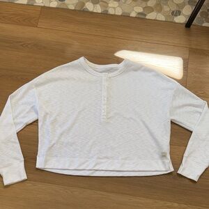 Vuori Cropped White Henley Pullover